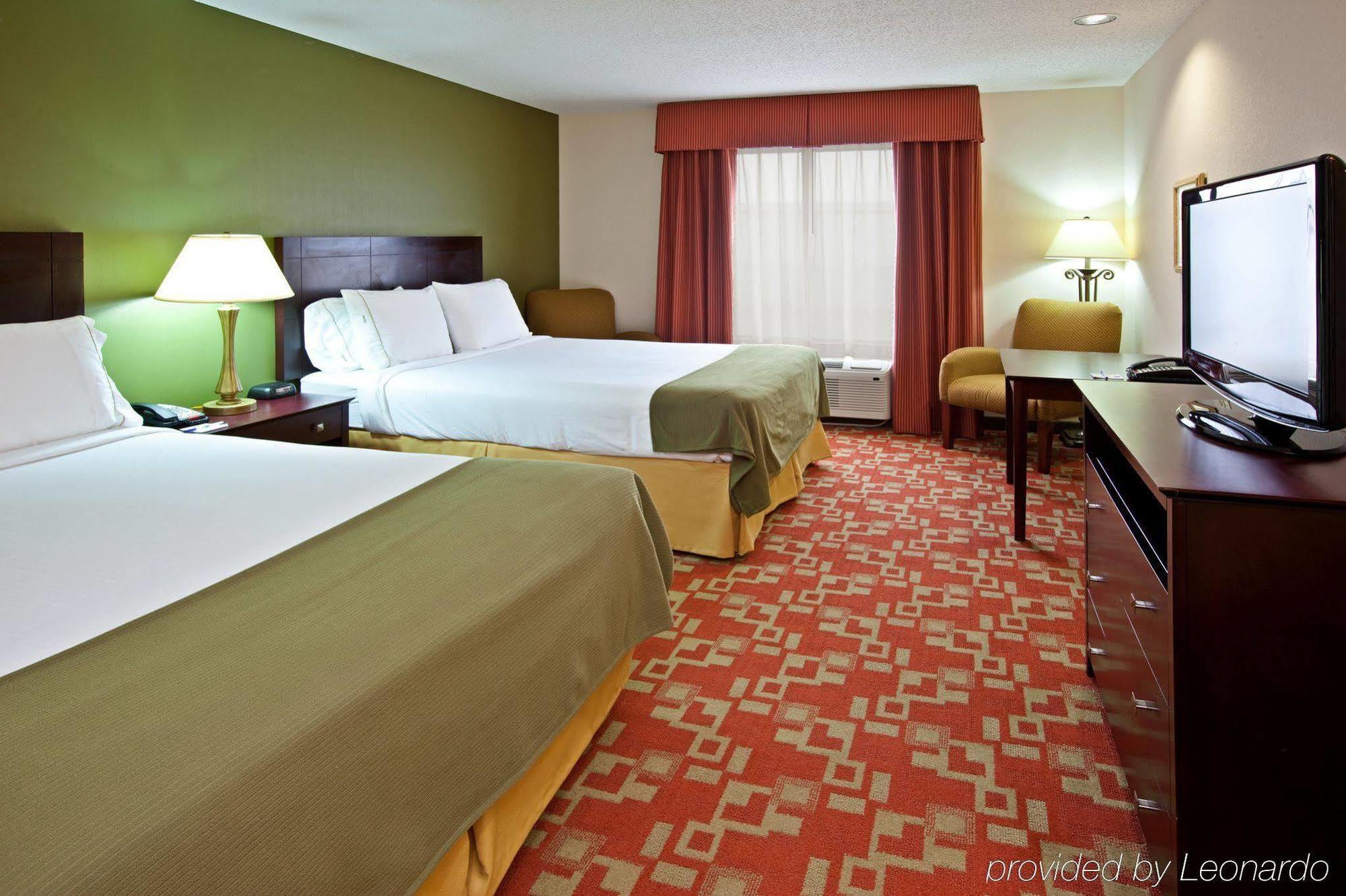 Holiday Inn Express Vincennes Exterior foto